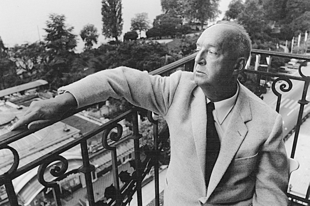 nabokov в Моньре-палас.jpg